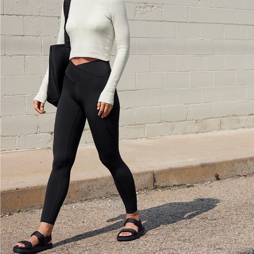 OFFLINE By Aerie Real Me High Waisted Crossover Legging
